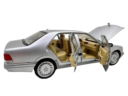 Macheta auto Mercedes Benz S-Class (W140) S320 Balena 1993 (Replica) Silver cu led-uri si sunete scala 1/24