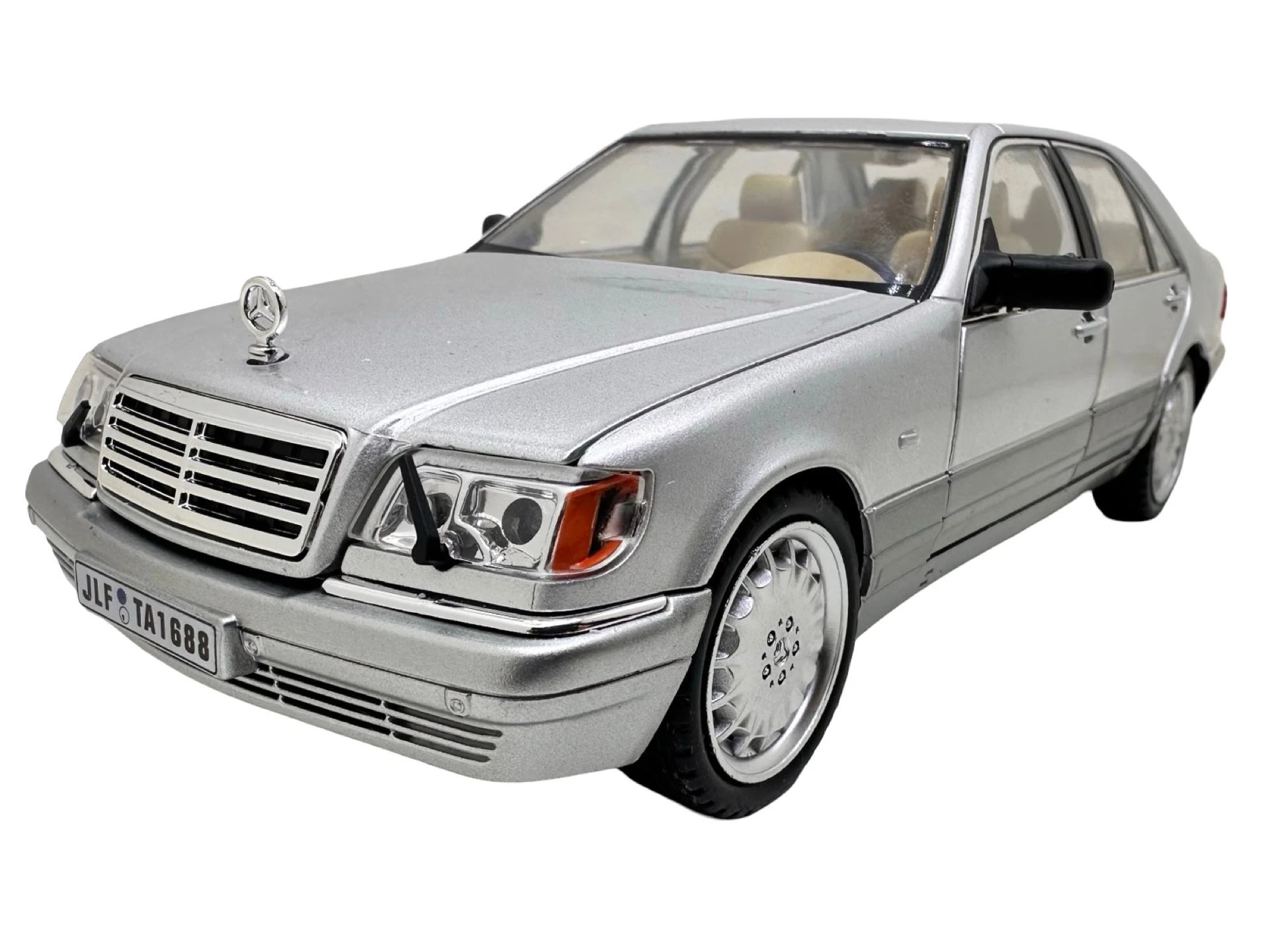 Macheta auto Mercedes Benz S-Class (W140) 1993 (Replica) Silver cu led-uri si sunete scala 1 24......png