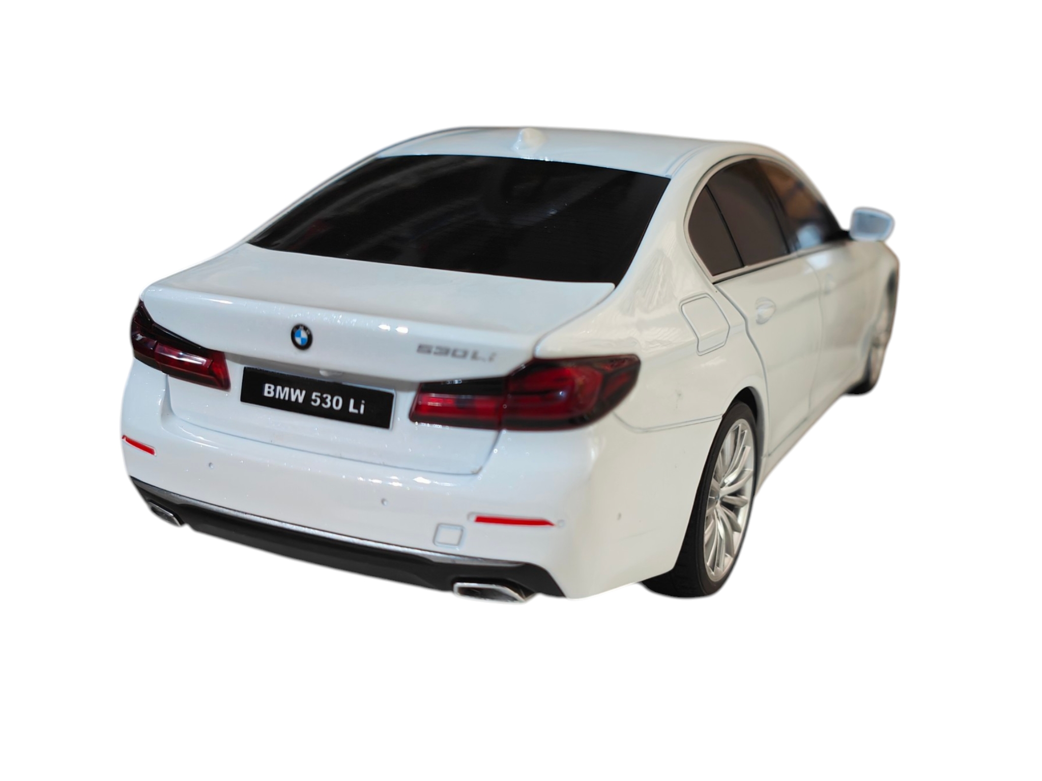 Bmw seria 5 G30 Facelift 2022 White scala 1 18..