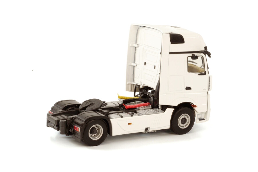 Mercedes-Benz Actros MP5 Giga Space 4X2 White scala 1 50 WSI Models.